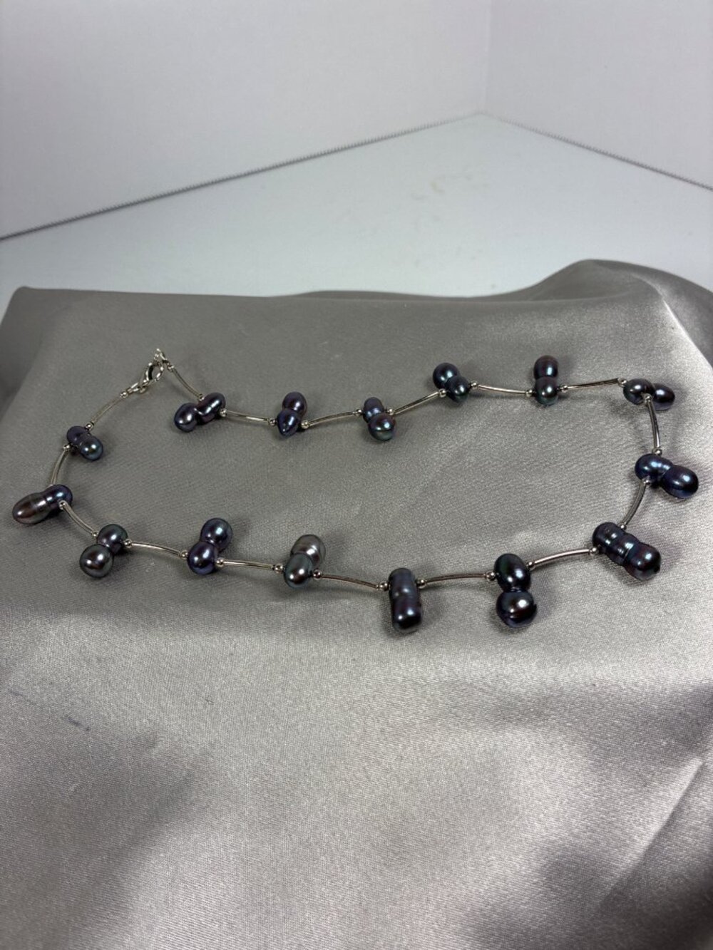 Vintage Black Freshwater Pearl Necklace Peacock Iridescent Baroque Pearls 16 Inc - Picture 5 of 7